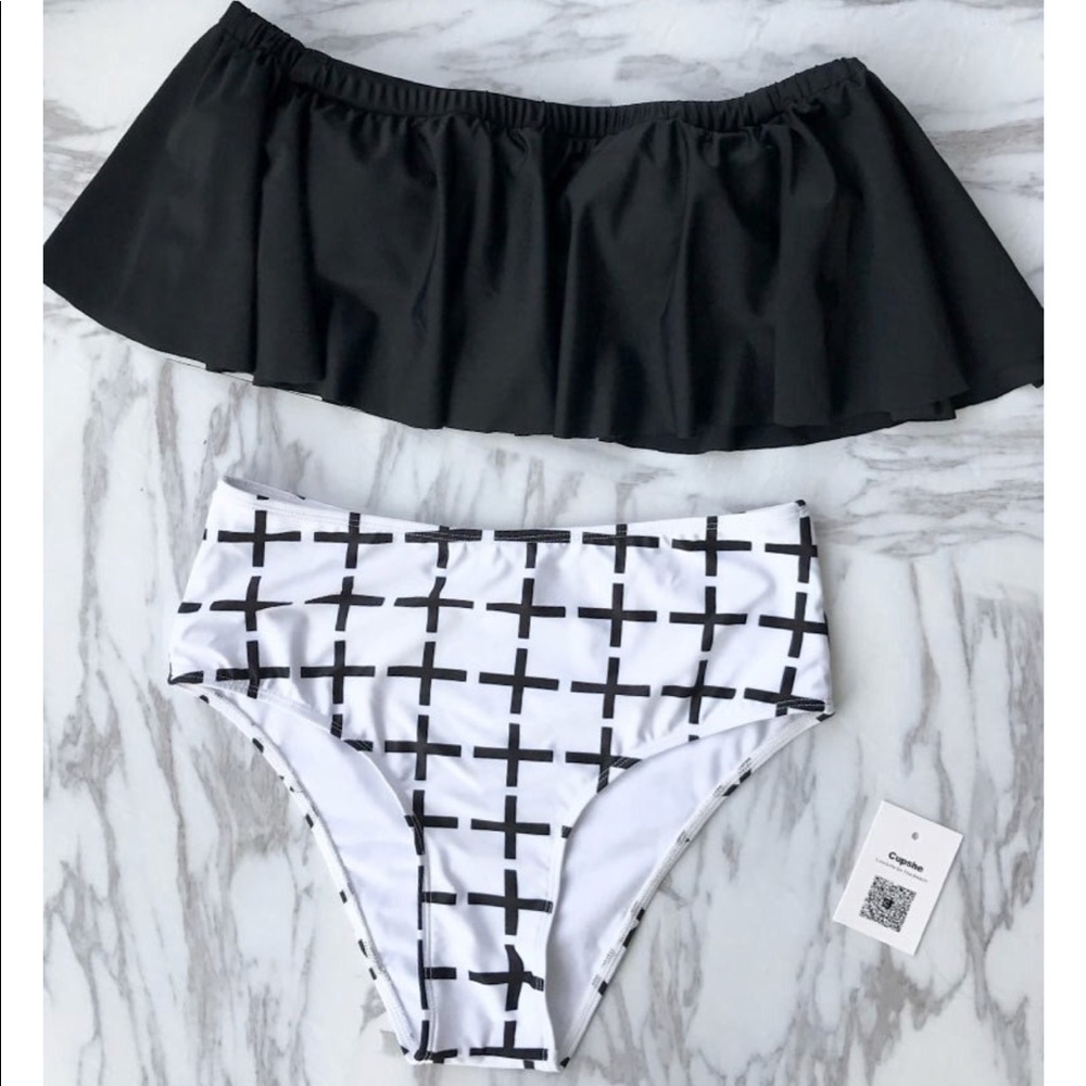 High-waisted bikini